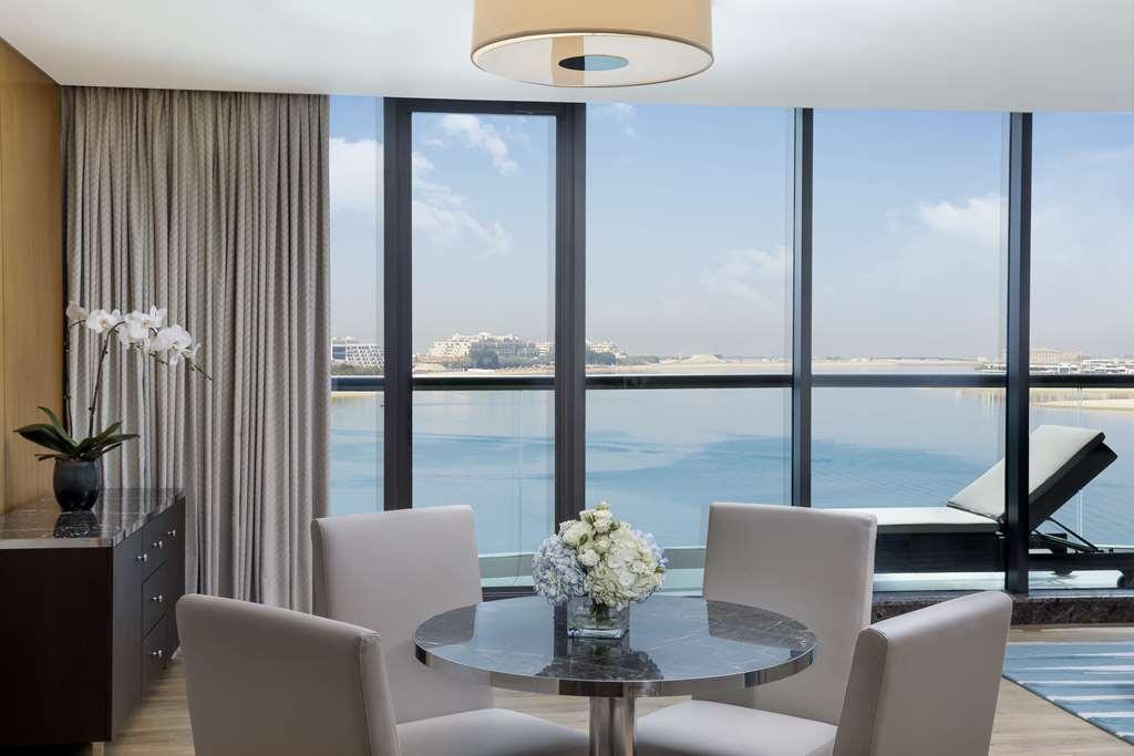 Hilton Palm Jumeirah Resort 5*